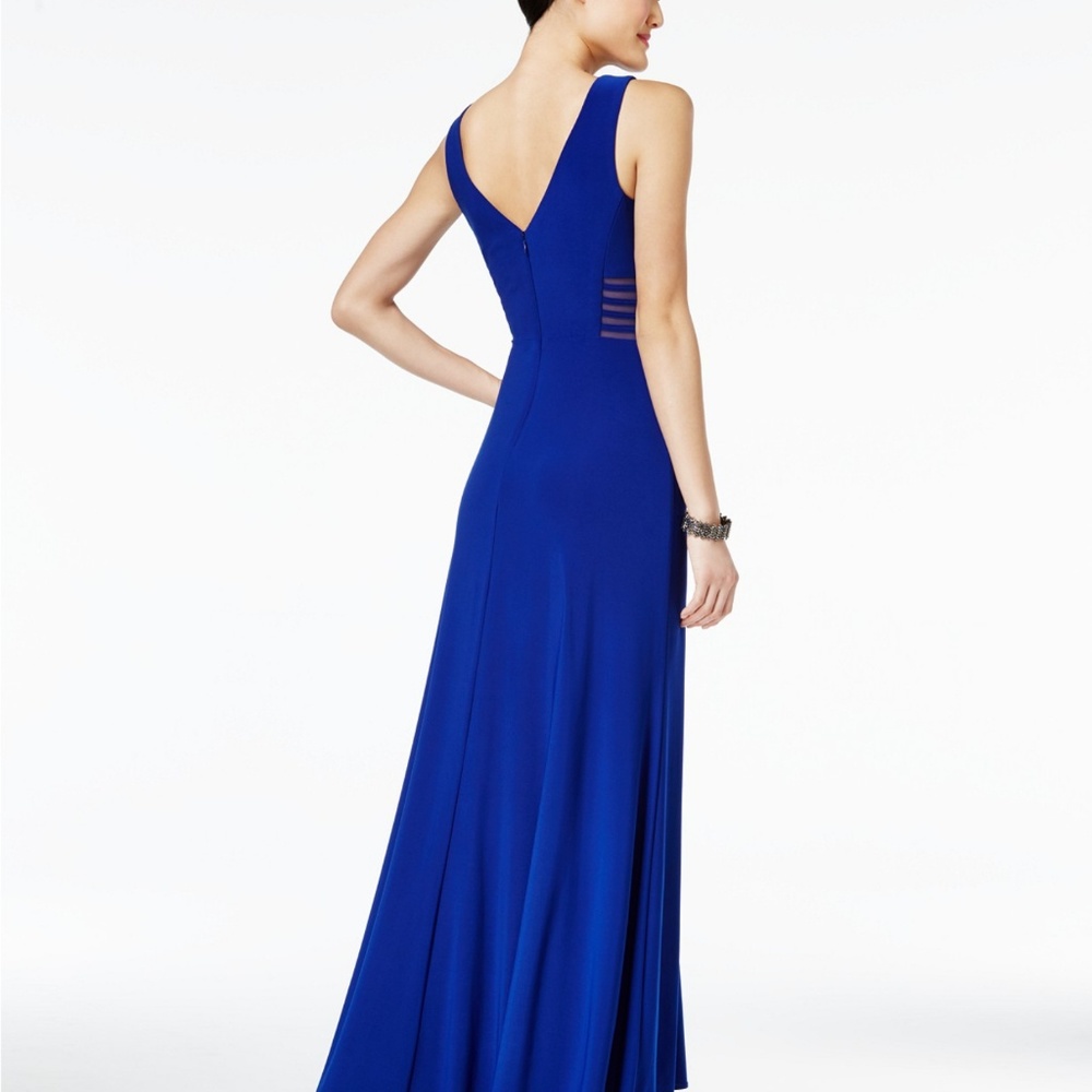 💙💙CLOSET CLOSE OUT💙💙
Morgan & Company Royal Blue Gown Size 3 - Picture 2 of 2